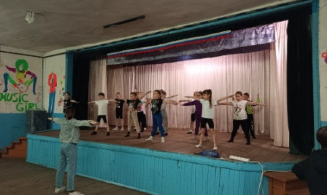 «Танцующие сказки»